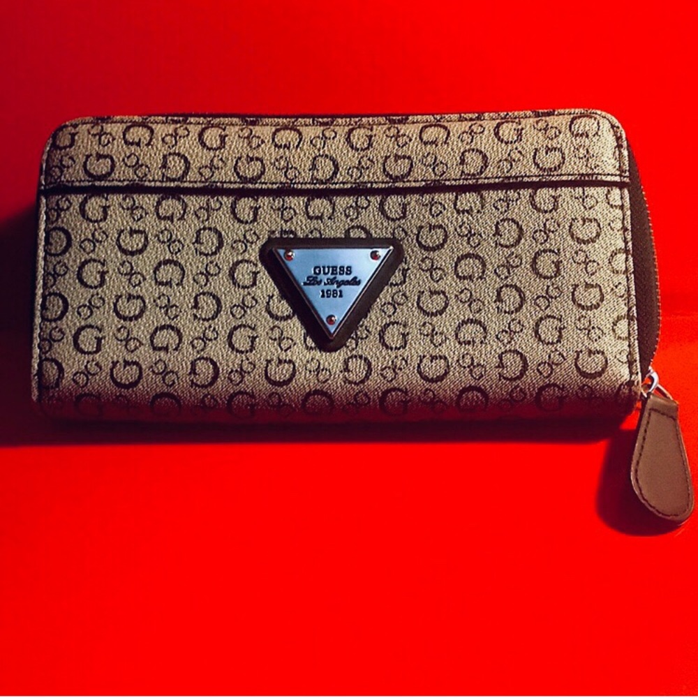 Guess Signature G Monogram Triangle Logo Grey Gray & Black Womens Wallet